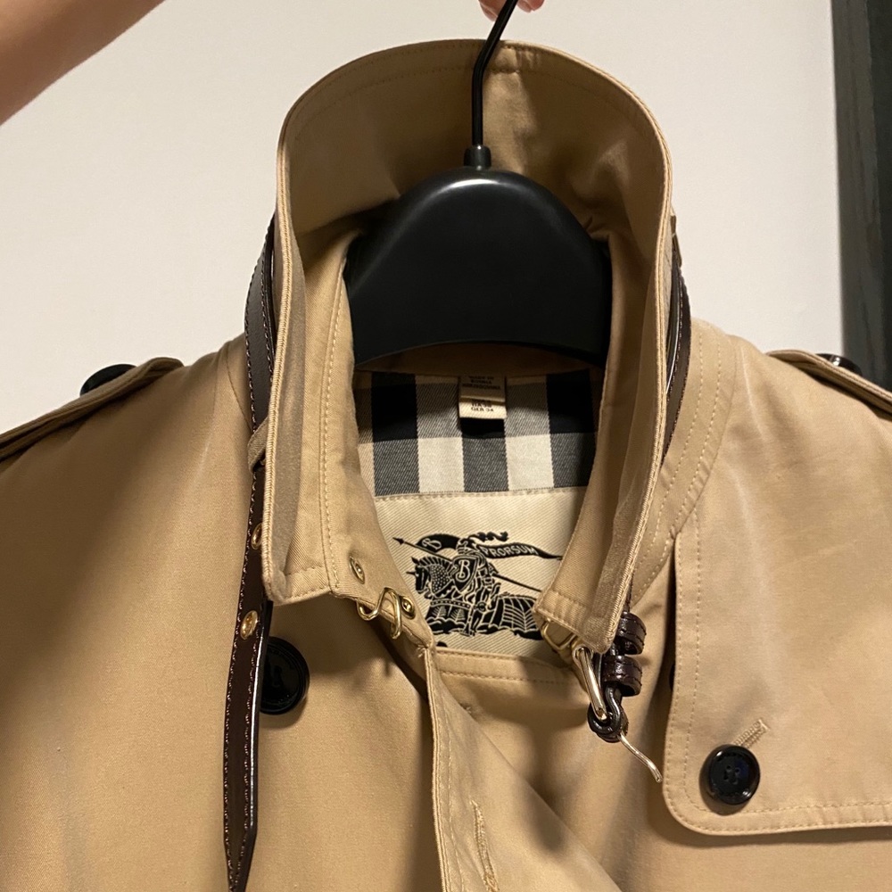 Burberry trench coach with leather details - Picture 4 of 12
